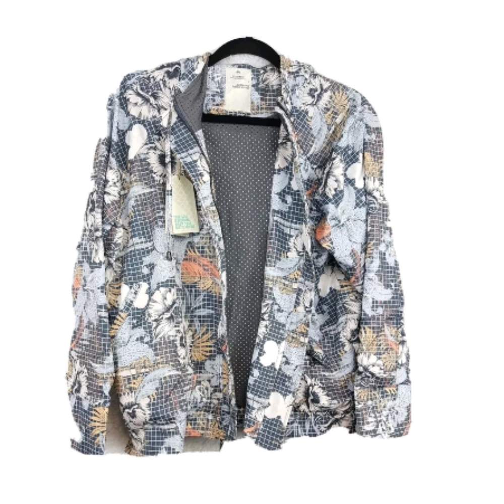 NWT! MAAJI Activewear Jacket (S) & coats